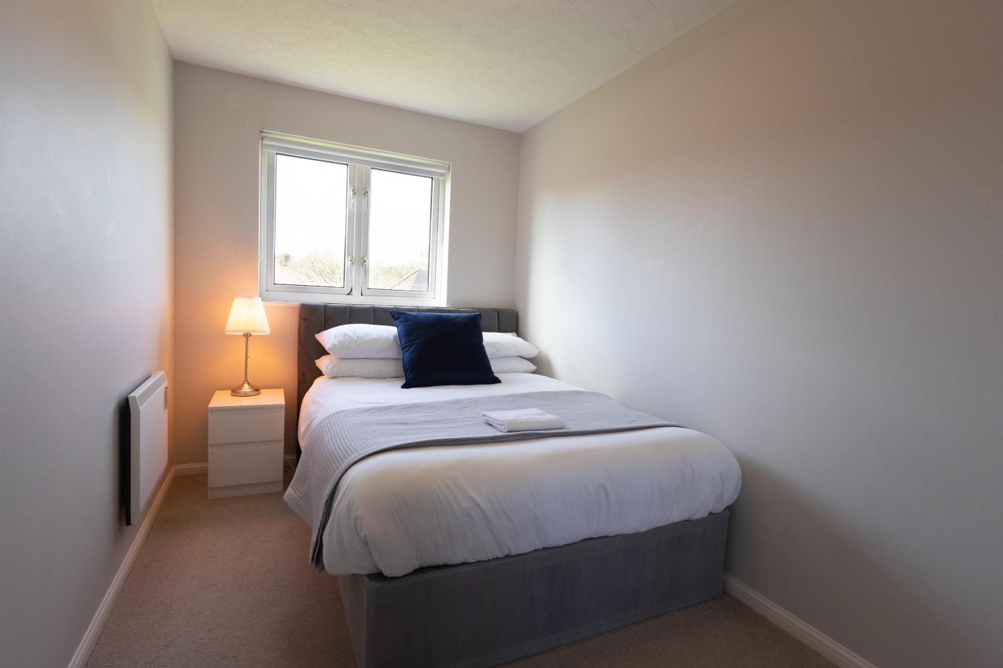 Modern 2 Bed Apartment Near Gatwick Crawley  Exterior foto